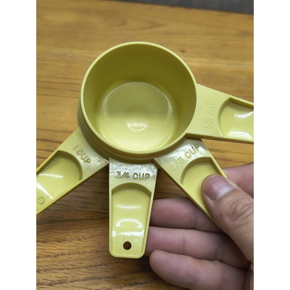 Tupperware set
